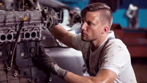 Моторист слесарь по ремонту ДВС  - 4UNEVlnCeQs.jpg